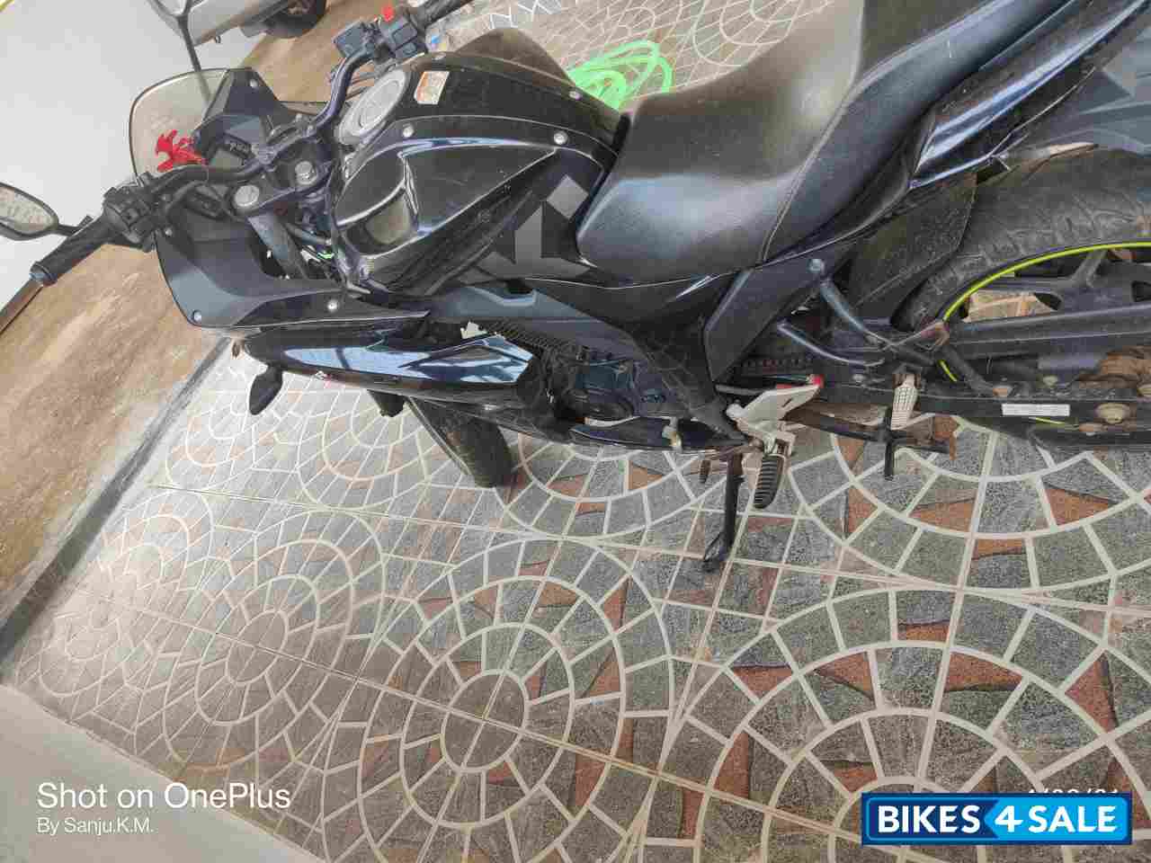 Black Suzuki Gixxer ABS