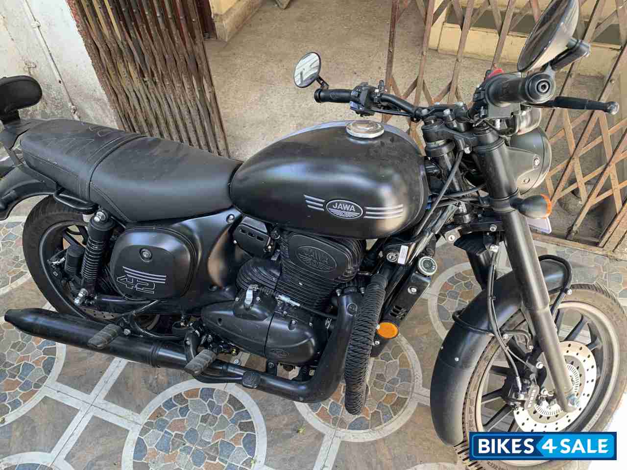 Jawa 42 Dual Channel ABS AllStar Black