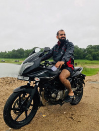 Bajaj Pulsar 220 DTSFi 2016 Model