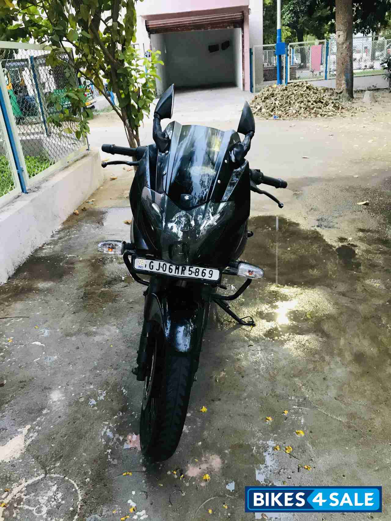 Bajaj Pulsar 220 DTSFi