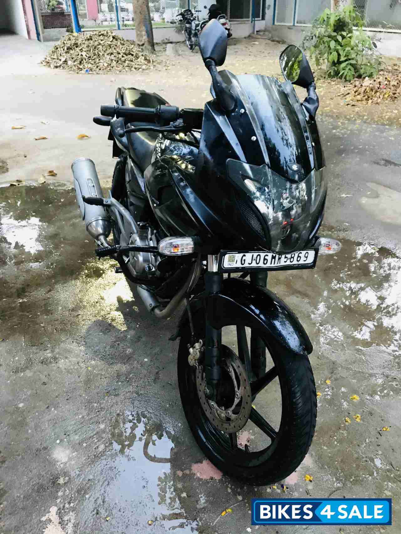 Bajaj Pulsar 220 DTSFi