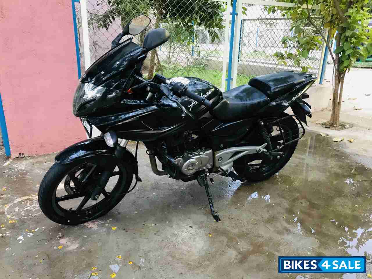 Bajaj Pulsar 220 DTSFi