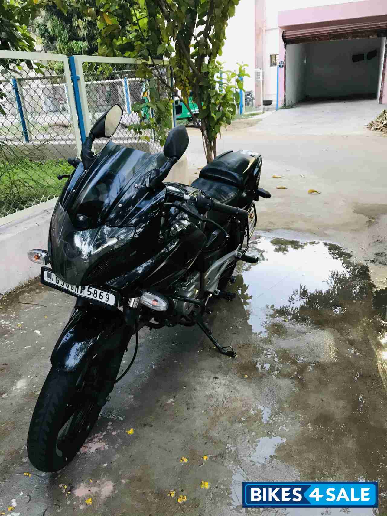 Bajaj Pulsar 220 DTSFi