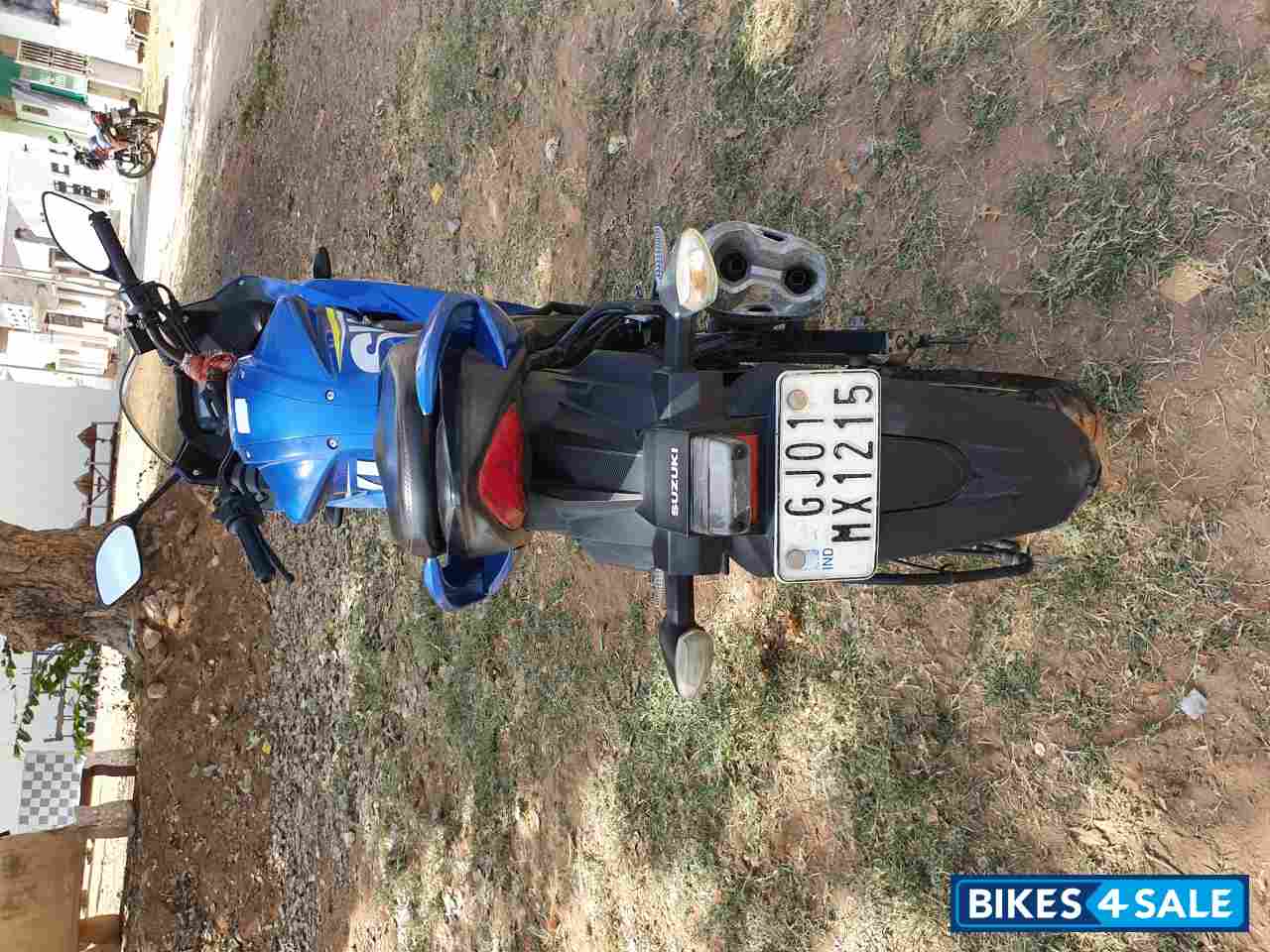 Blue Suzuki Gixxer SF