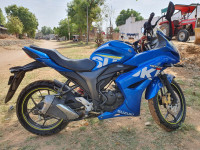Blue Suzuki Gixxer SF