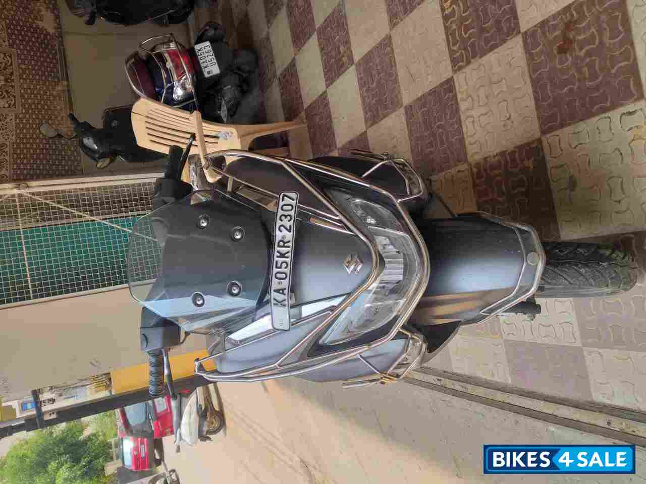 Suzuki Burgman Street