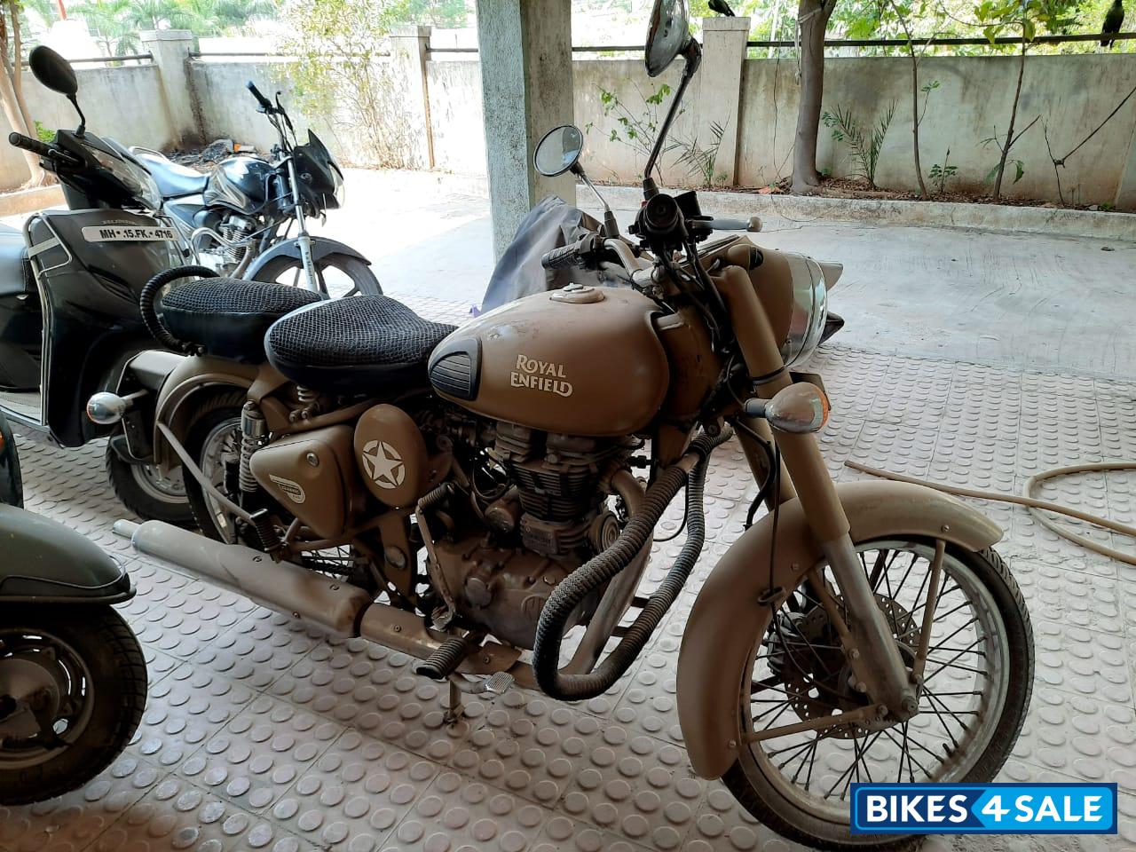 Desert Strom Royal Enfield Classic 500