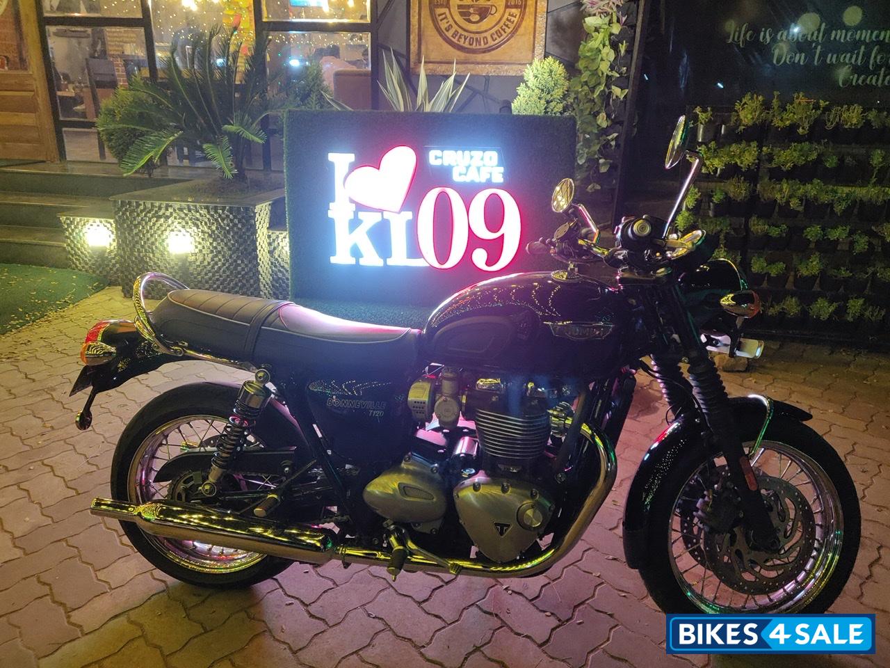 Triumph Bonneville T120