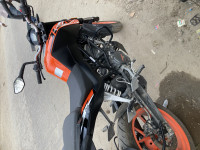 Orange KTM Duke 125 2020