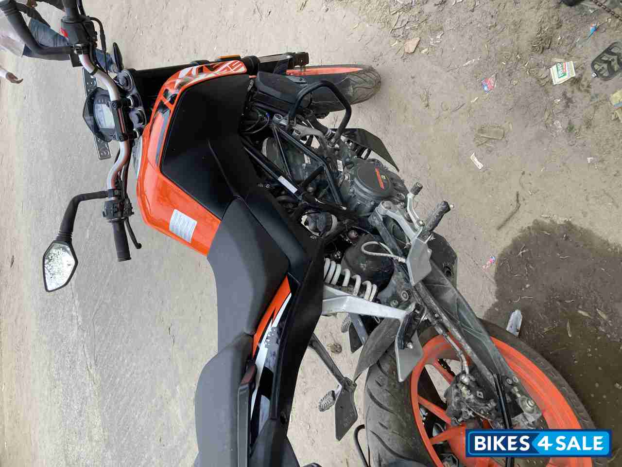Orange KTM Duke 125 2020 Orange KTM Duke 125 2020