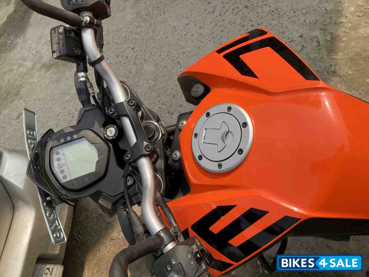 Orange KTM Duke 125 2020 Orange KTM Duke 125 2020