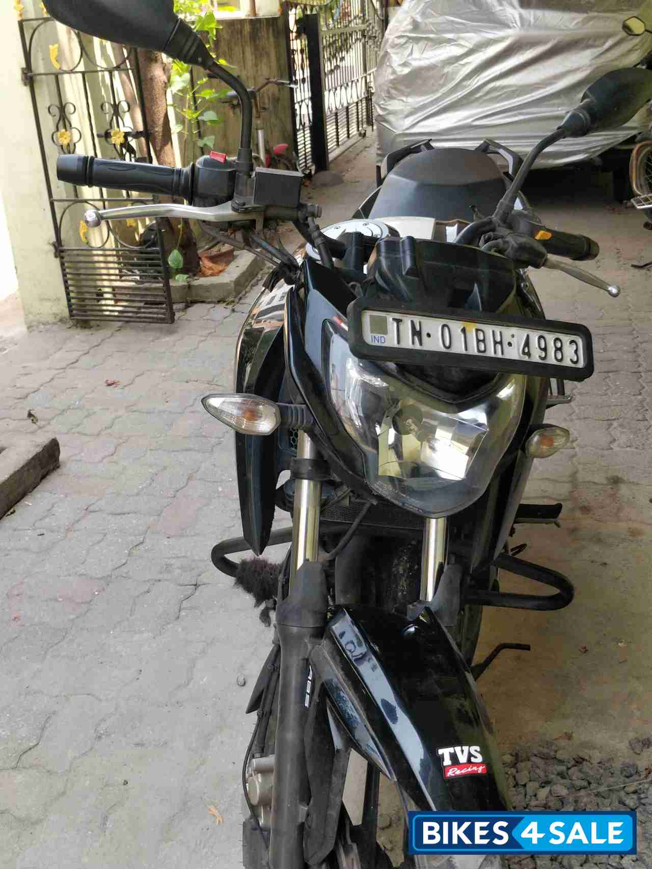 Black TVS Apache RTR 160 4V