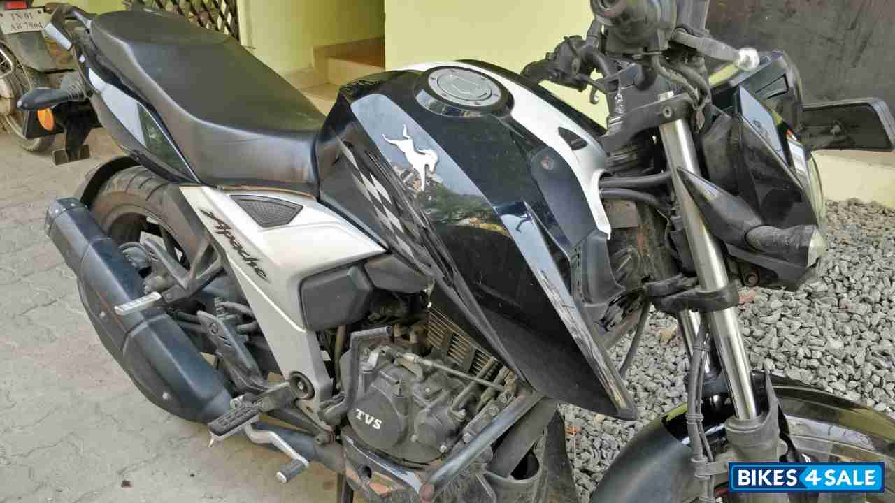 Black TVS Apache RTR 160 4V