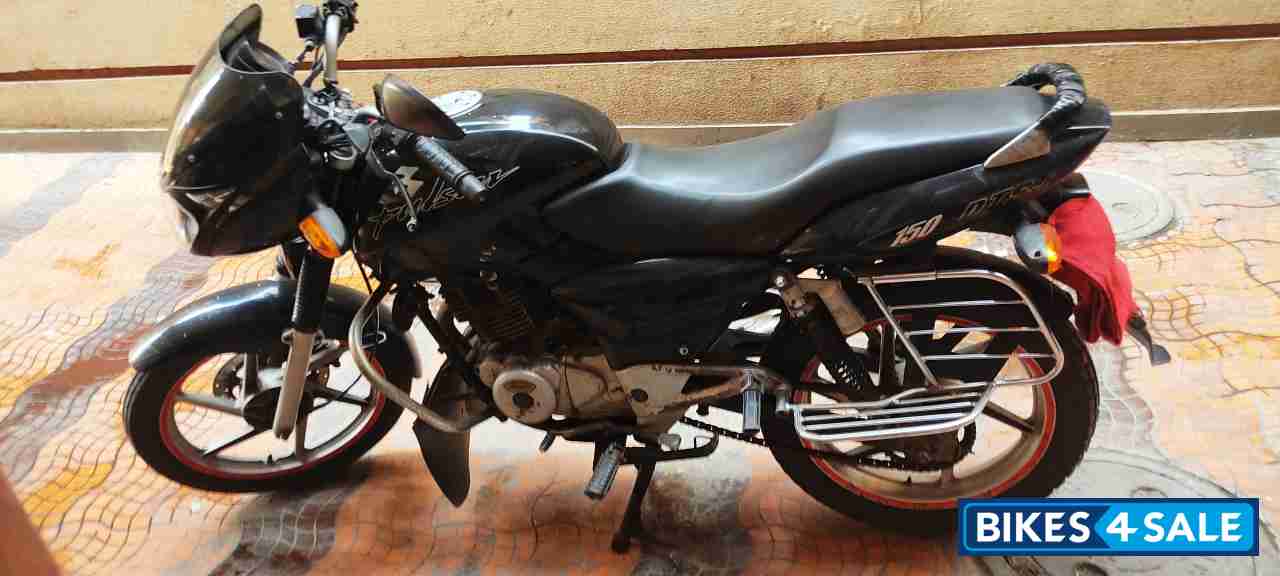 Black Bajaj Pulsar 150 DTSi