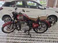 Chestnut Royal Enfield Classic 350
