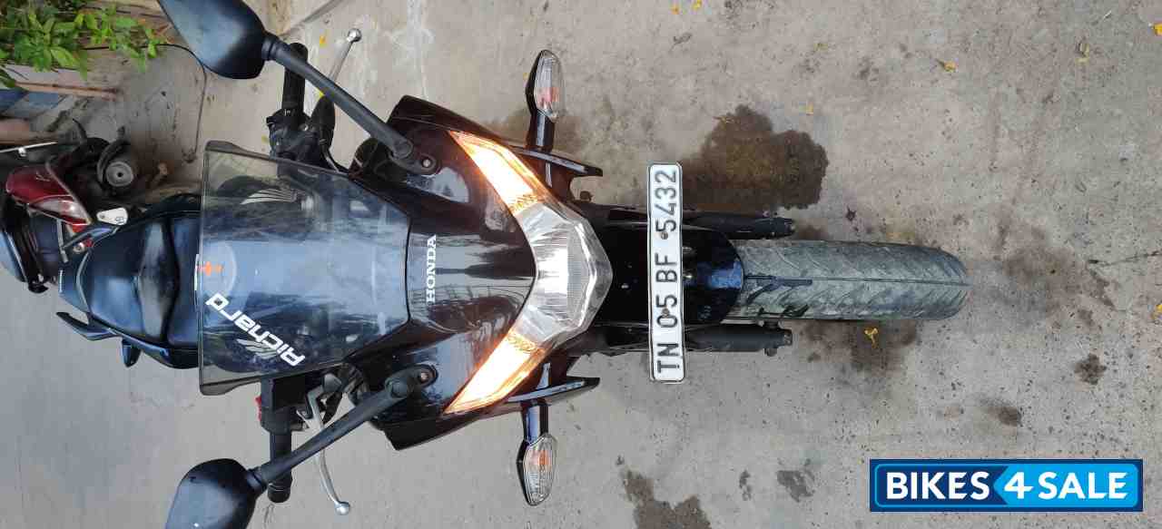 Black Honda CBR 250R