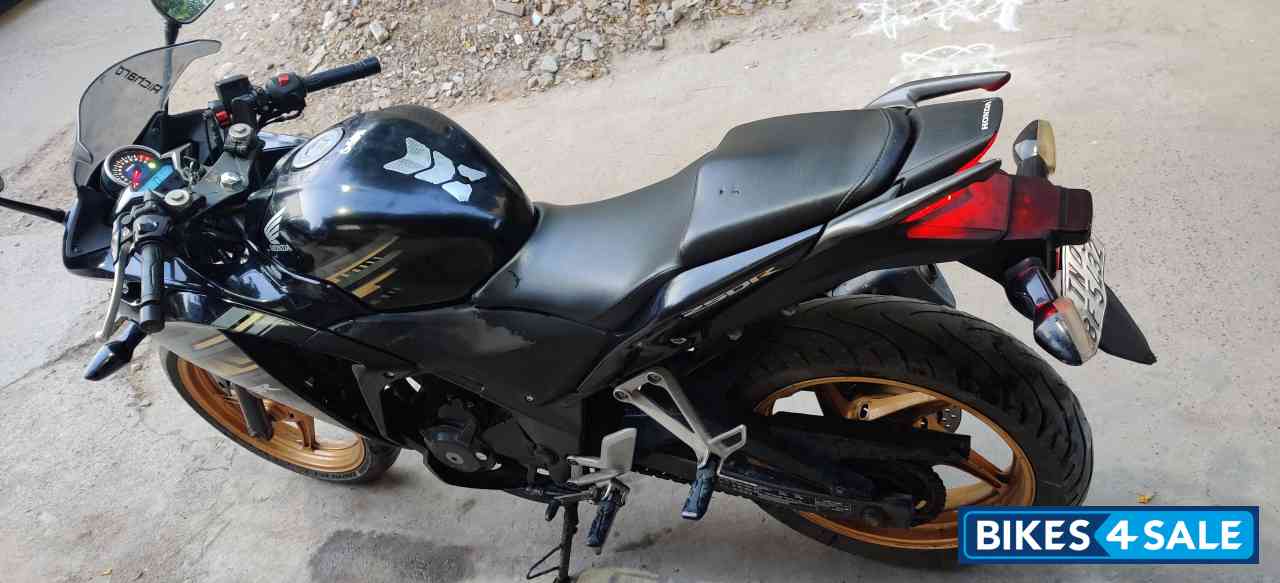 Black Honda CBR 250R