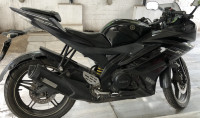 Black Yamaha YZF R15 V2