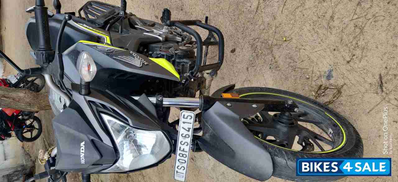 Max Axis Gray Metallic Honda CB Hornet 160R