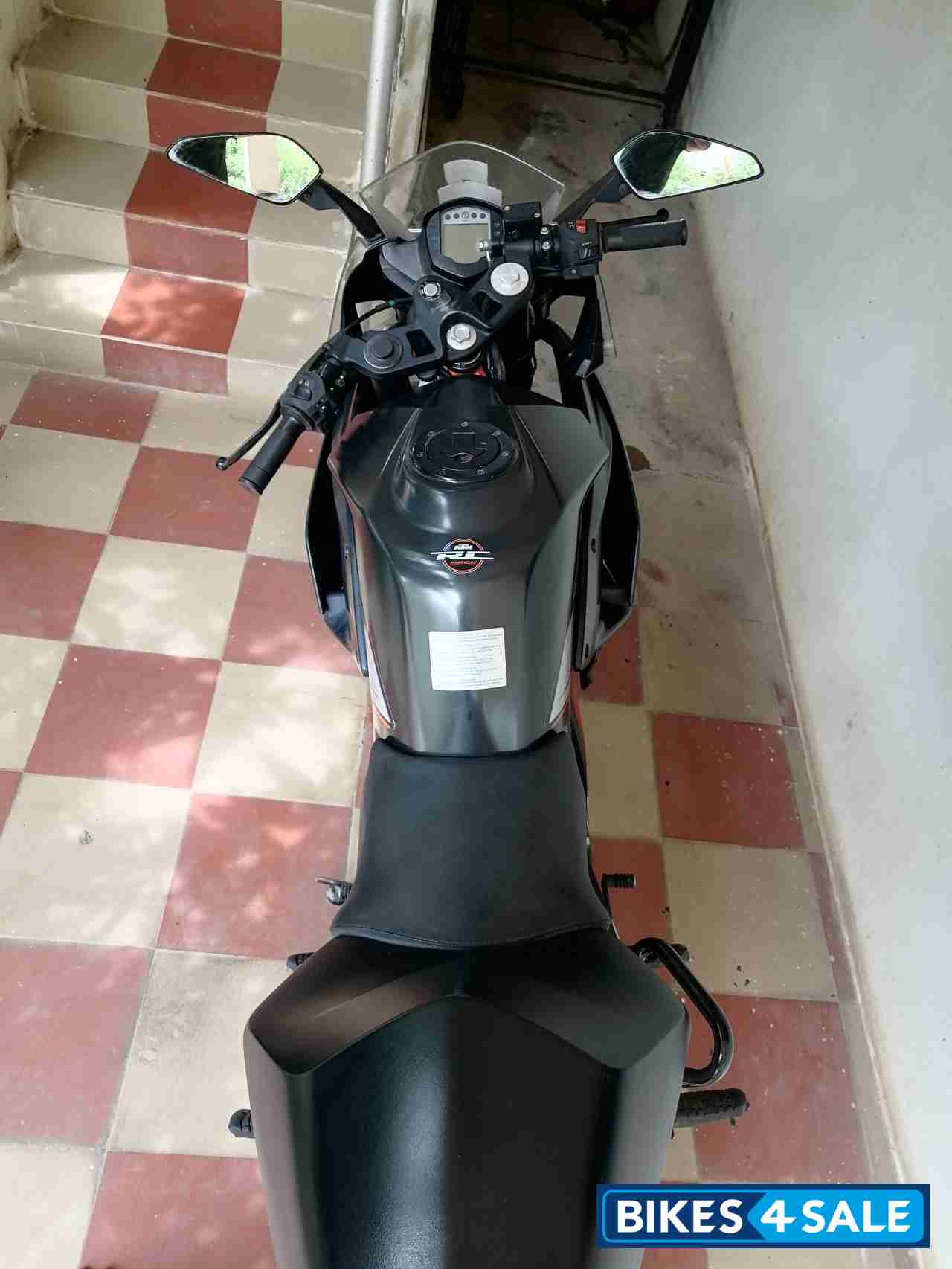 Black KTM RC 200