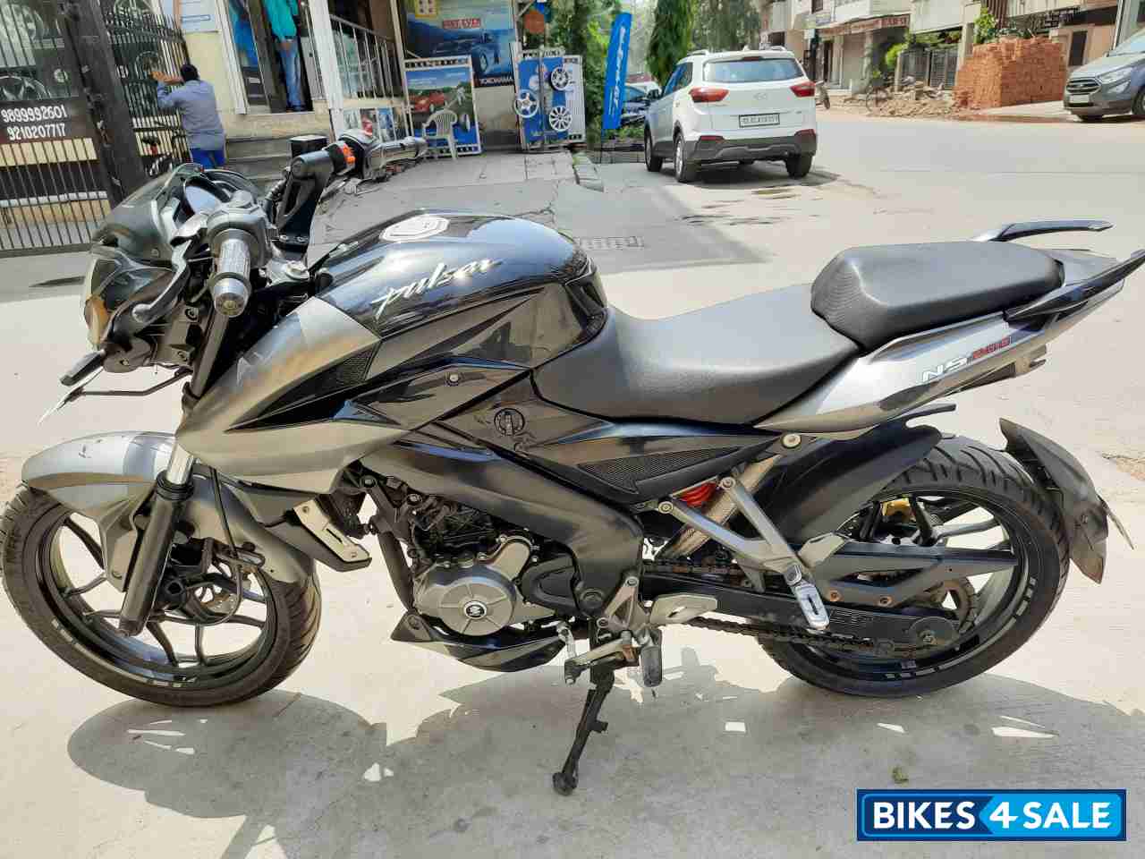 Bajaj Pulsar 200 NS