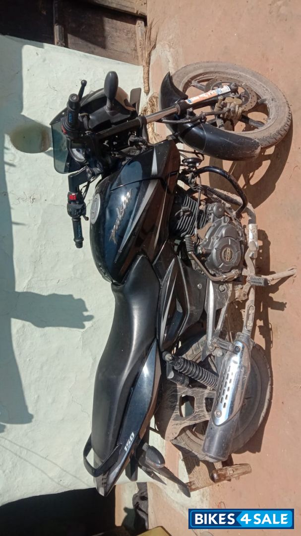 Black Bajaj Pulsar 150 DTSi