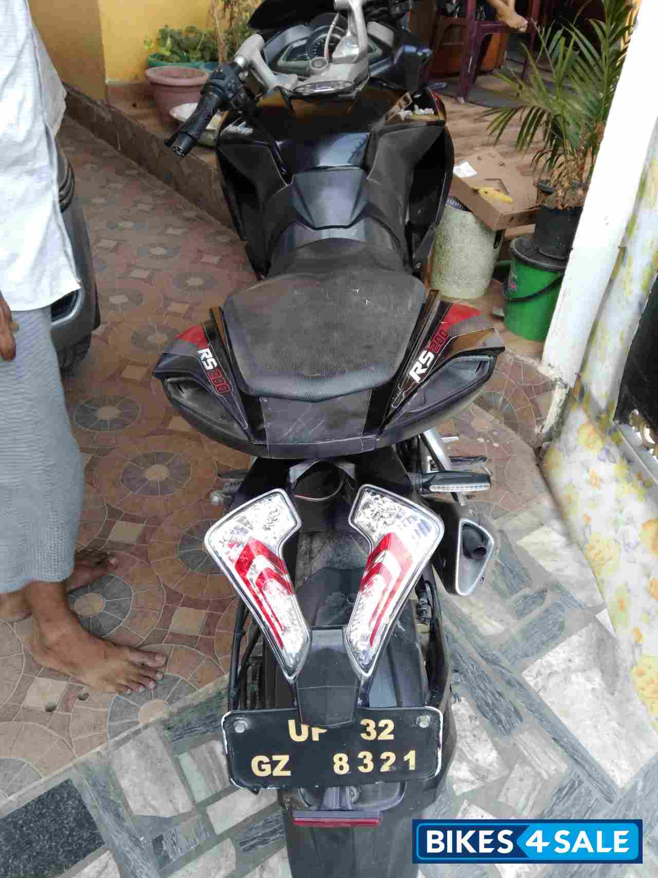 Bajaj Pulsar RS 200