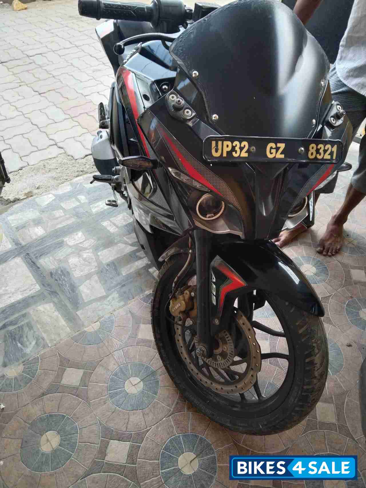Bajaj Pulsar RS 200