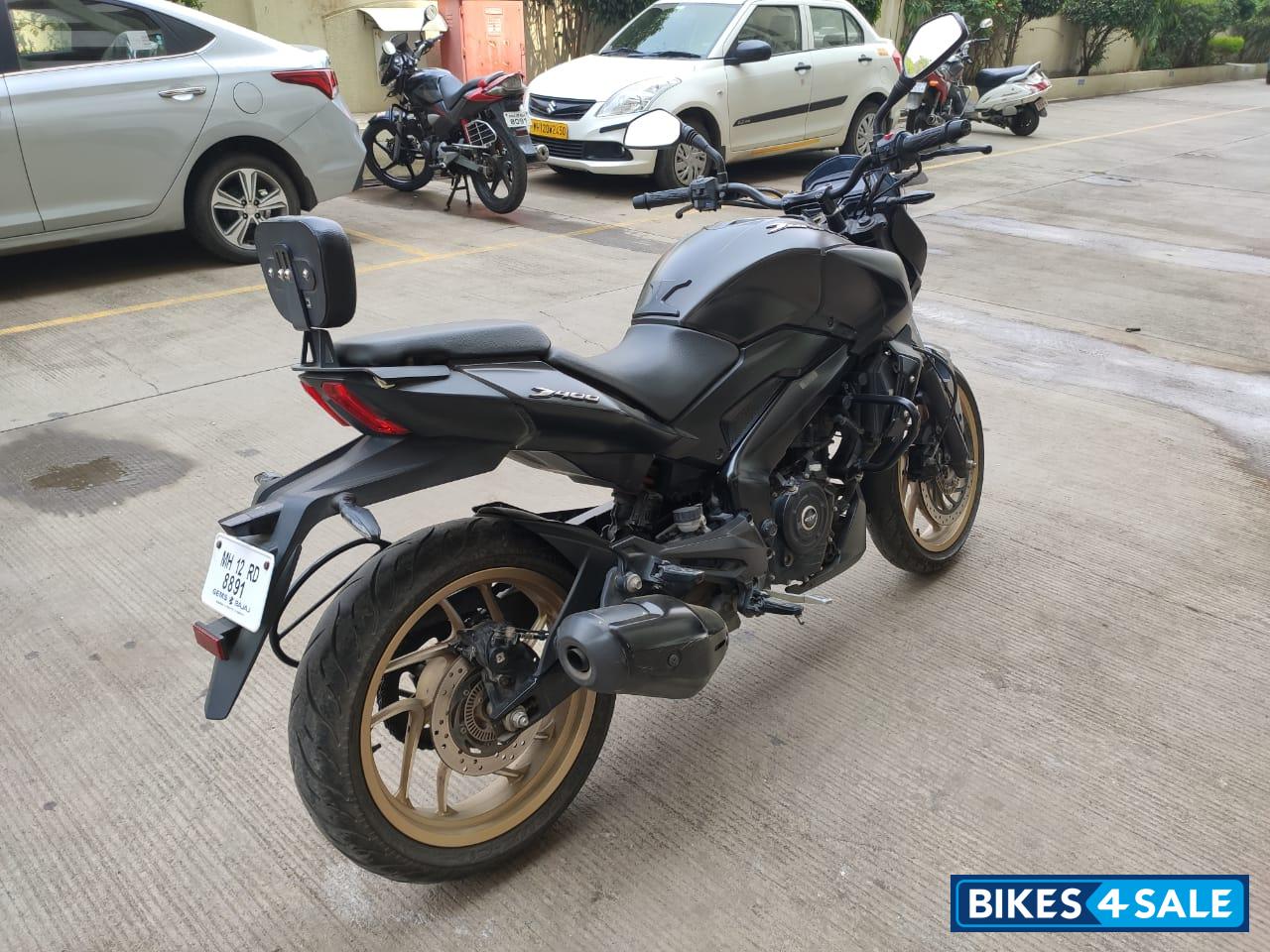 Black Bajaj Dominar 400 Disc