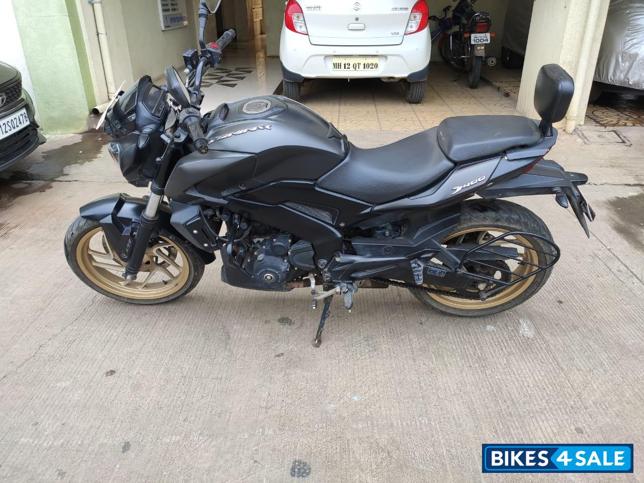 Black Bajaj Dominar 400 Disc