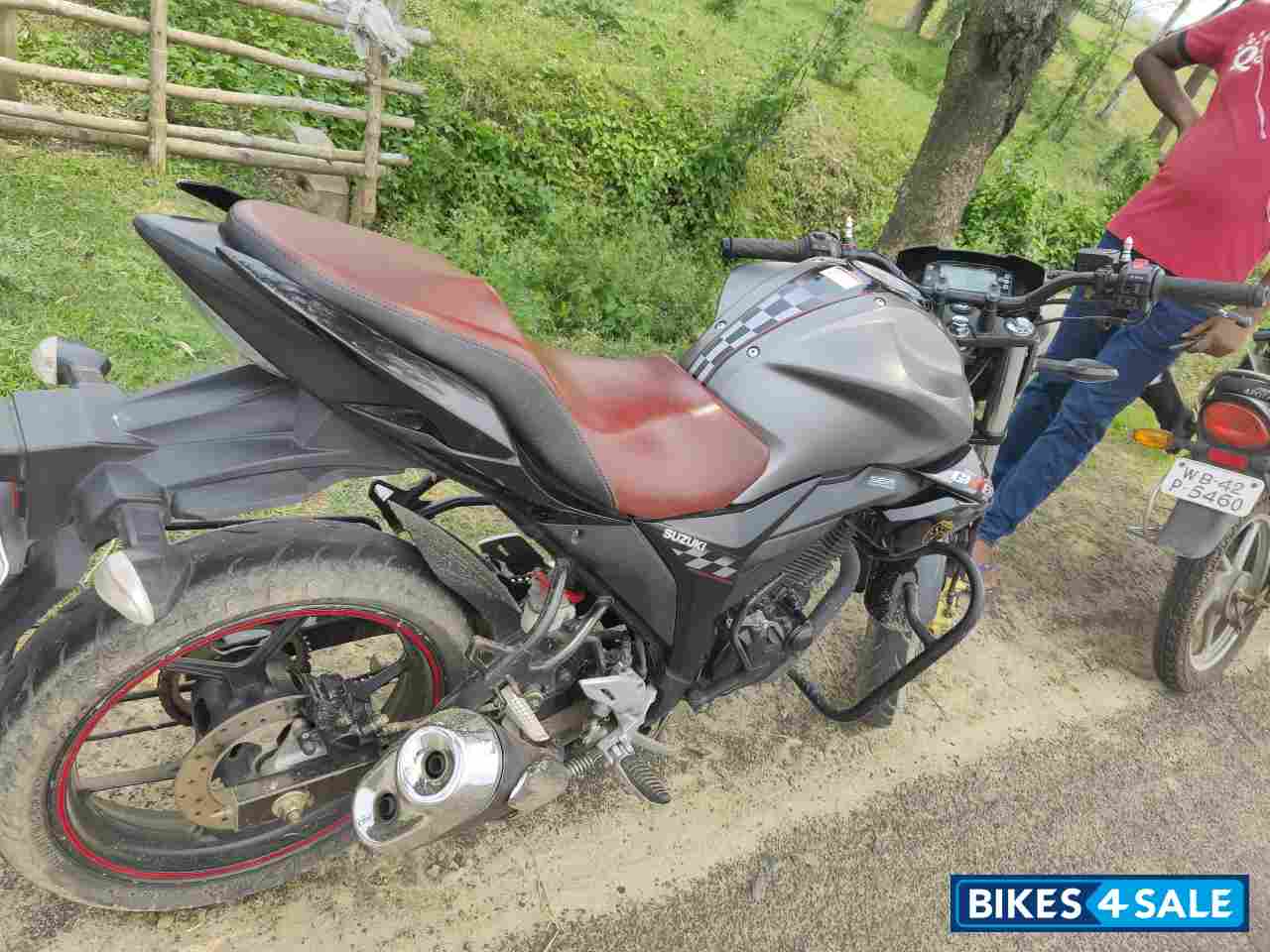 Gray Suzuki Gixxer SP