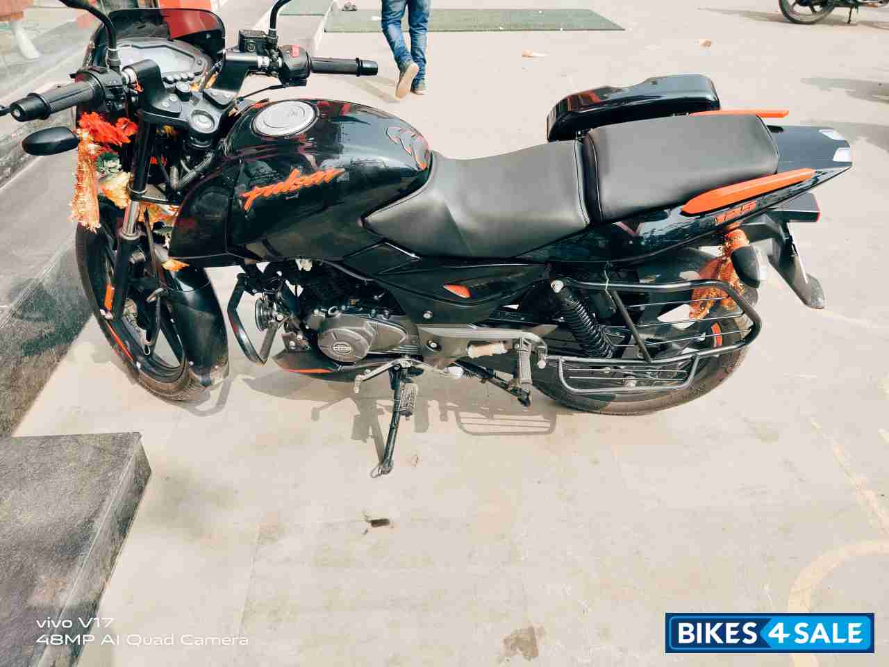 Bajaj Pulsar 125 Split Seat