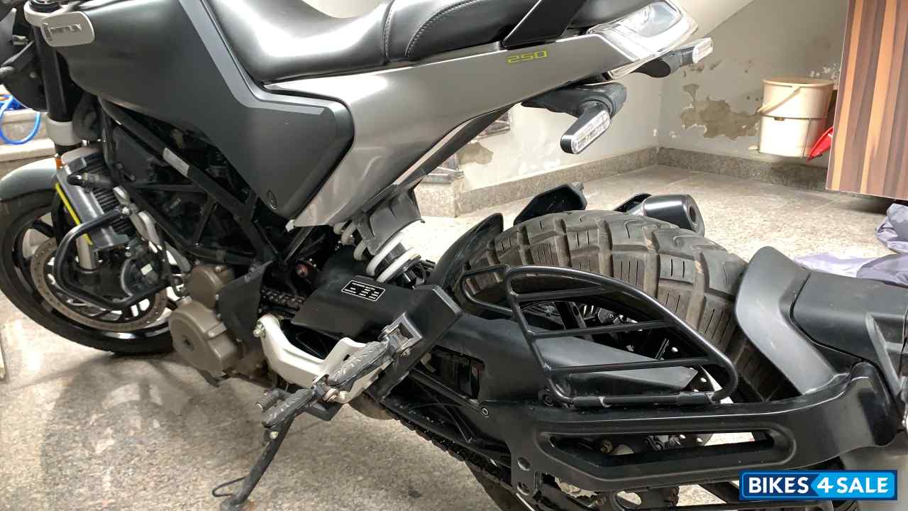 Black Husqvarna Svartpilen 250 2020 Black Husqvarna Svartpilen 250 2020