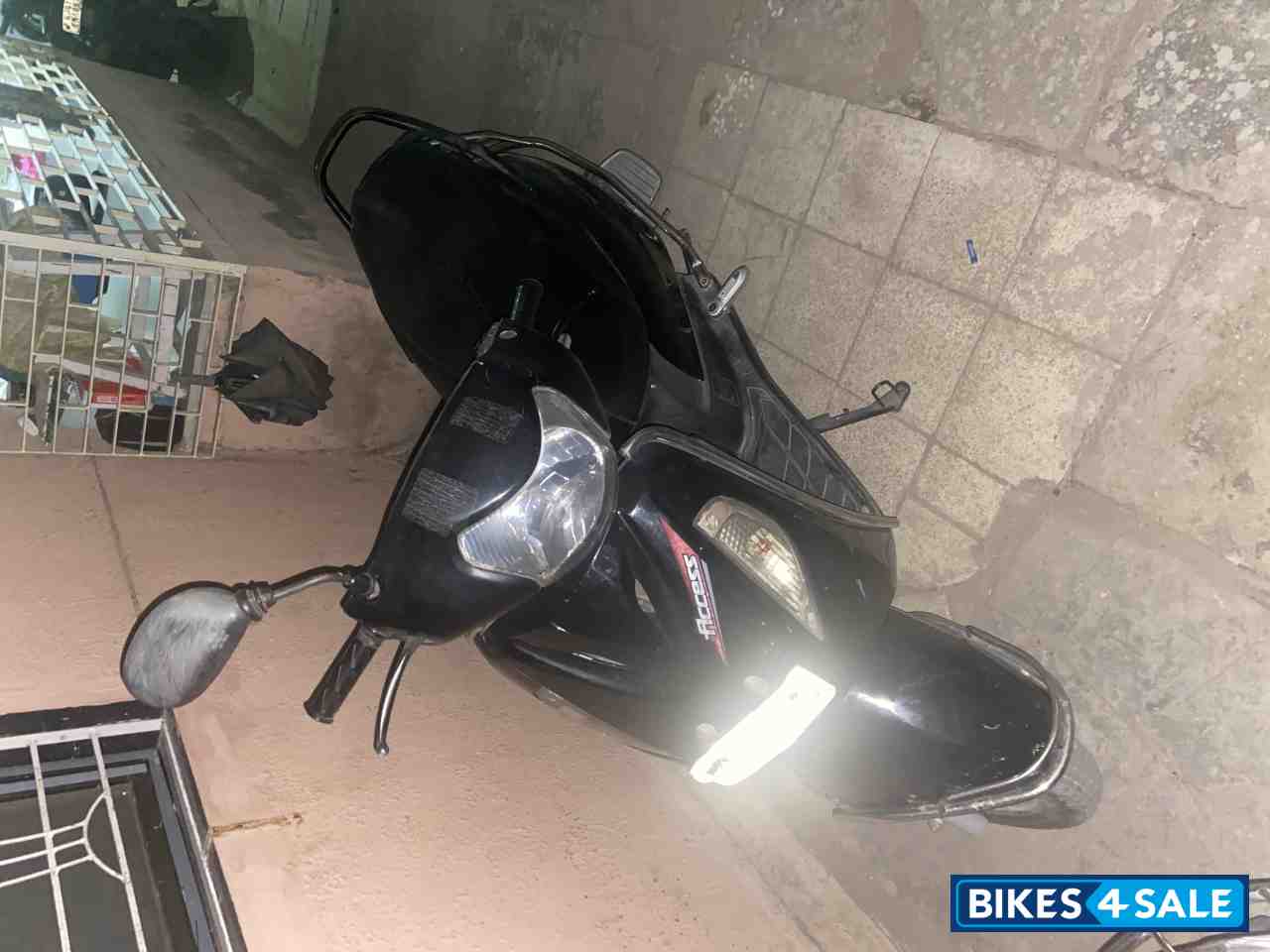 Black Suzuki Access 125