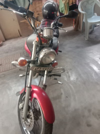 Red And Silver Bajaj Avenger 220 DTS-i