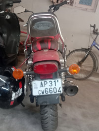 Red And Silver Bajaj Avenger 220 DTS-i