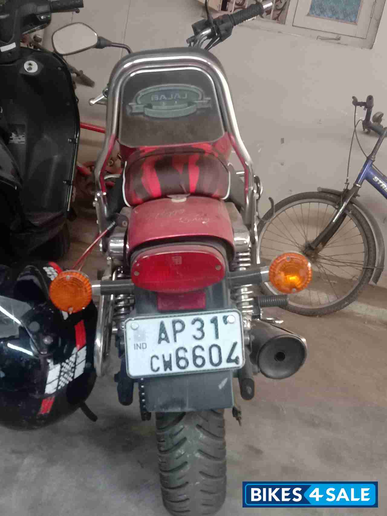 Red And Silver Bajaj Avenger 220 DTS-i