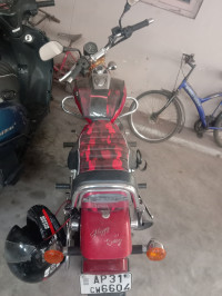 Red And Silver Bajaj Avenger 220 DTS-i