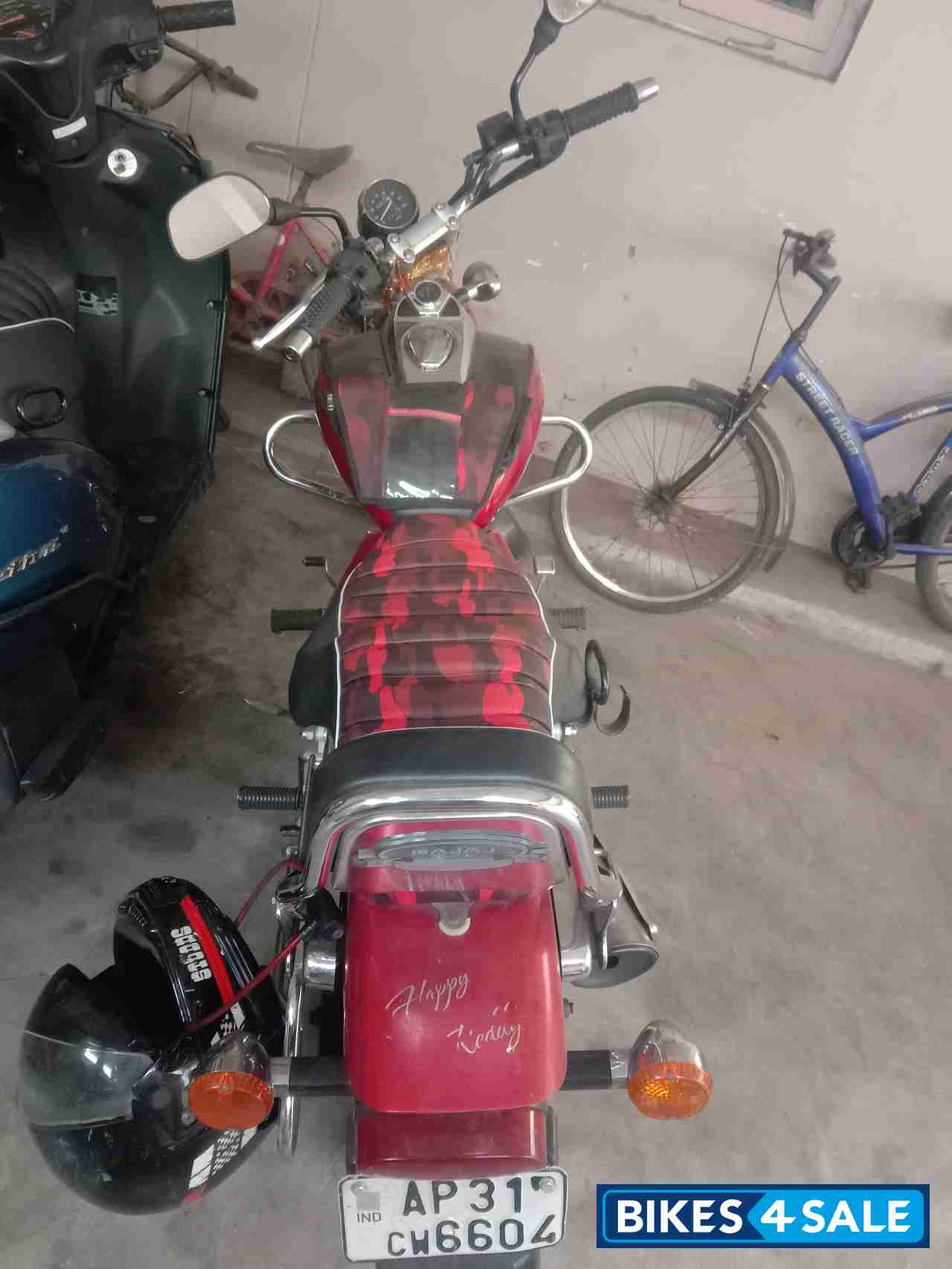 Red And Silver Bajaj Avenger 220 DTS-i
