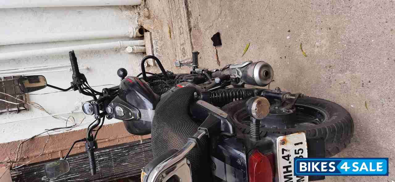 Mate Black Bajaj Avenger Street 220