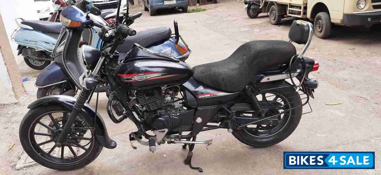Mate Black Bajaj Avenger Street 220