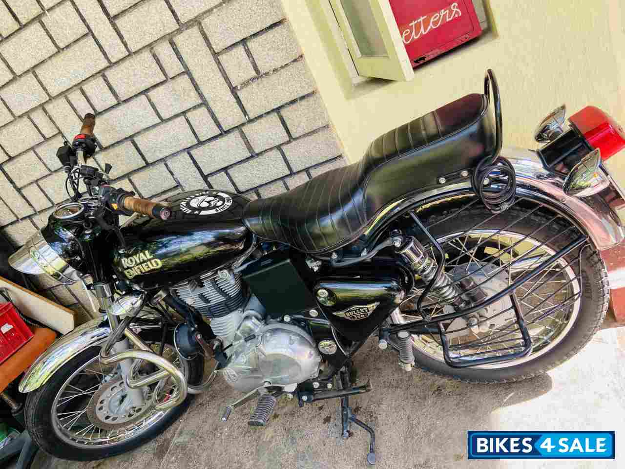 Black Royal Enfield Bullet 350