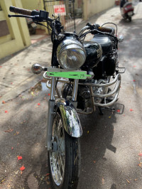 Black Royal Enfield Bullet 350