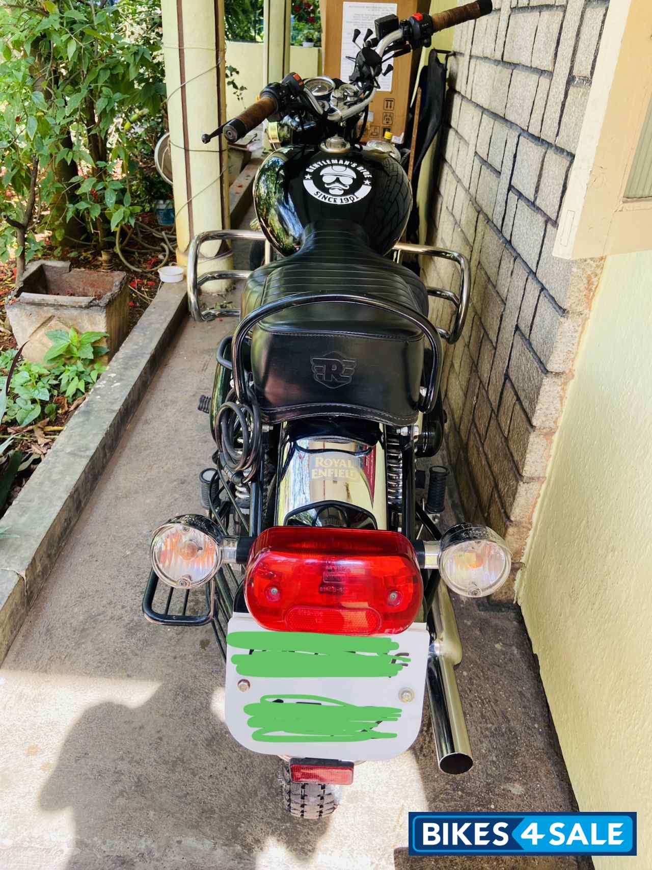 Black Royal Enfield Bullet 350