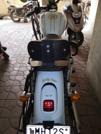 Sky Blue Jawa 42 Dual Channel ABS Sirius White