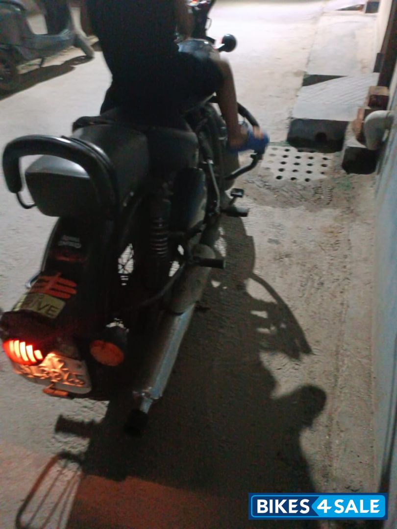 Black Royal Enfield Classic Stealth Black