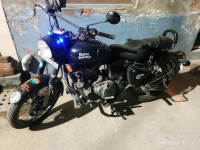 Black Royal Enfield Classic Stealth Black