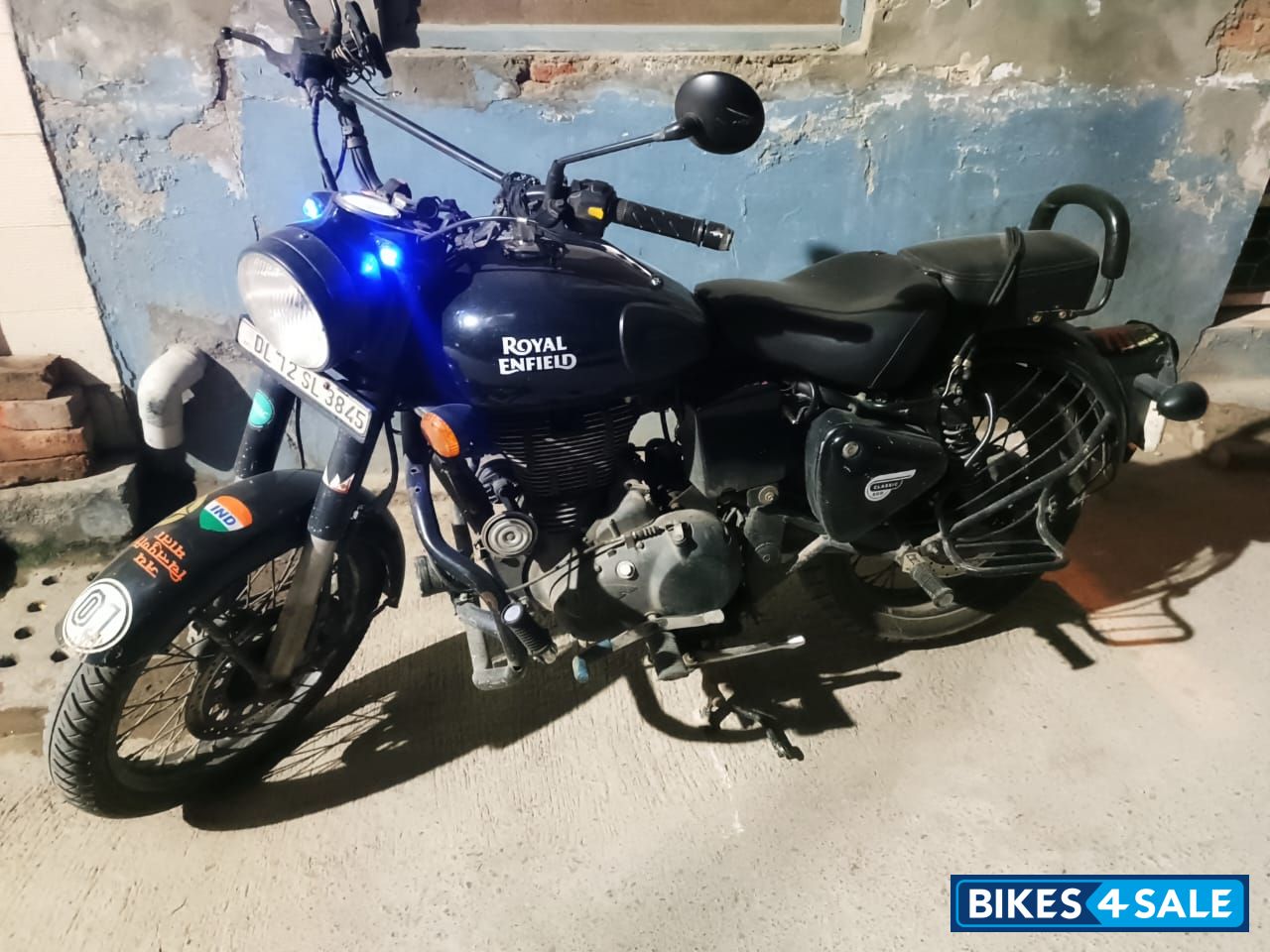 Black Royal Enfield Classic Stealth Black