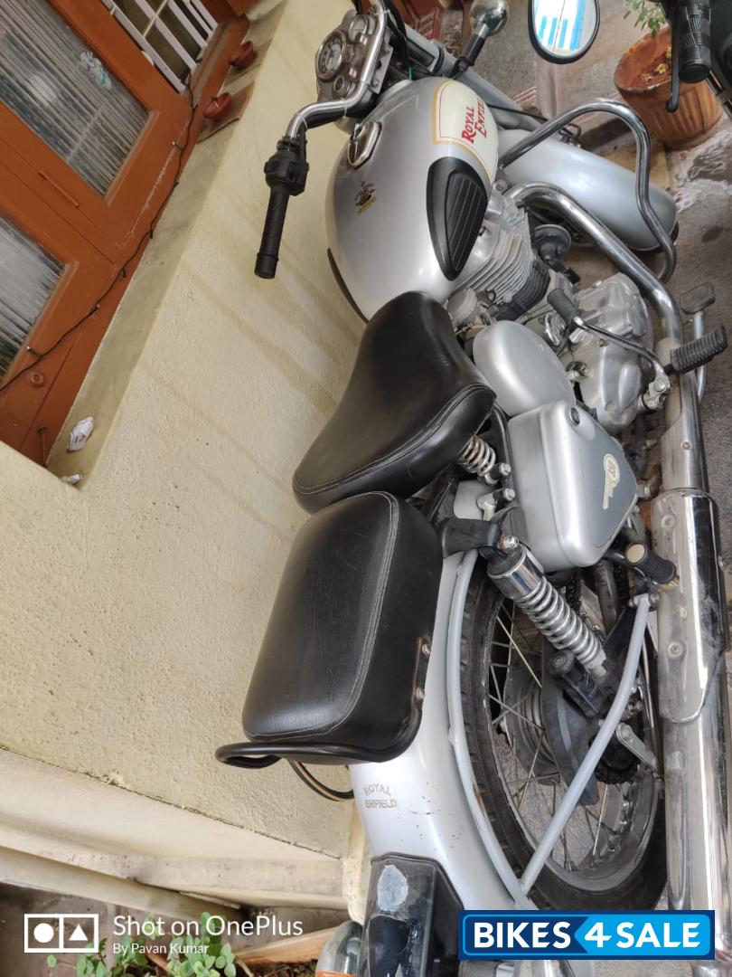 Silver Royal Enfield Classic 350 Silver Royal Enfield Classic 350