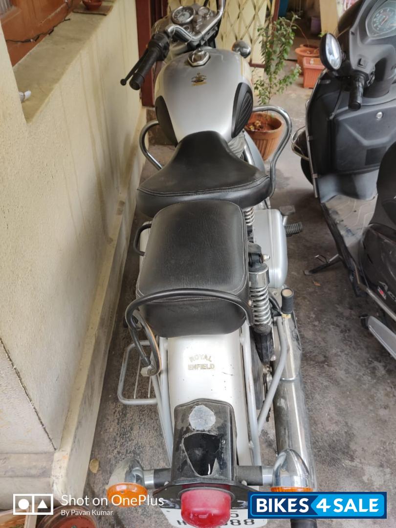 Silver Royal Enfield Classic 350 Silver Royal Enfield Classic 350